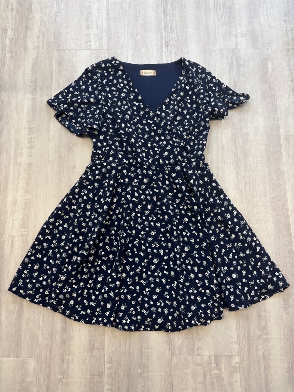 Altar'd State Navy and White Floral Midi Dress size Small - Picture 1 of 8